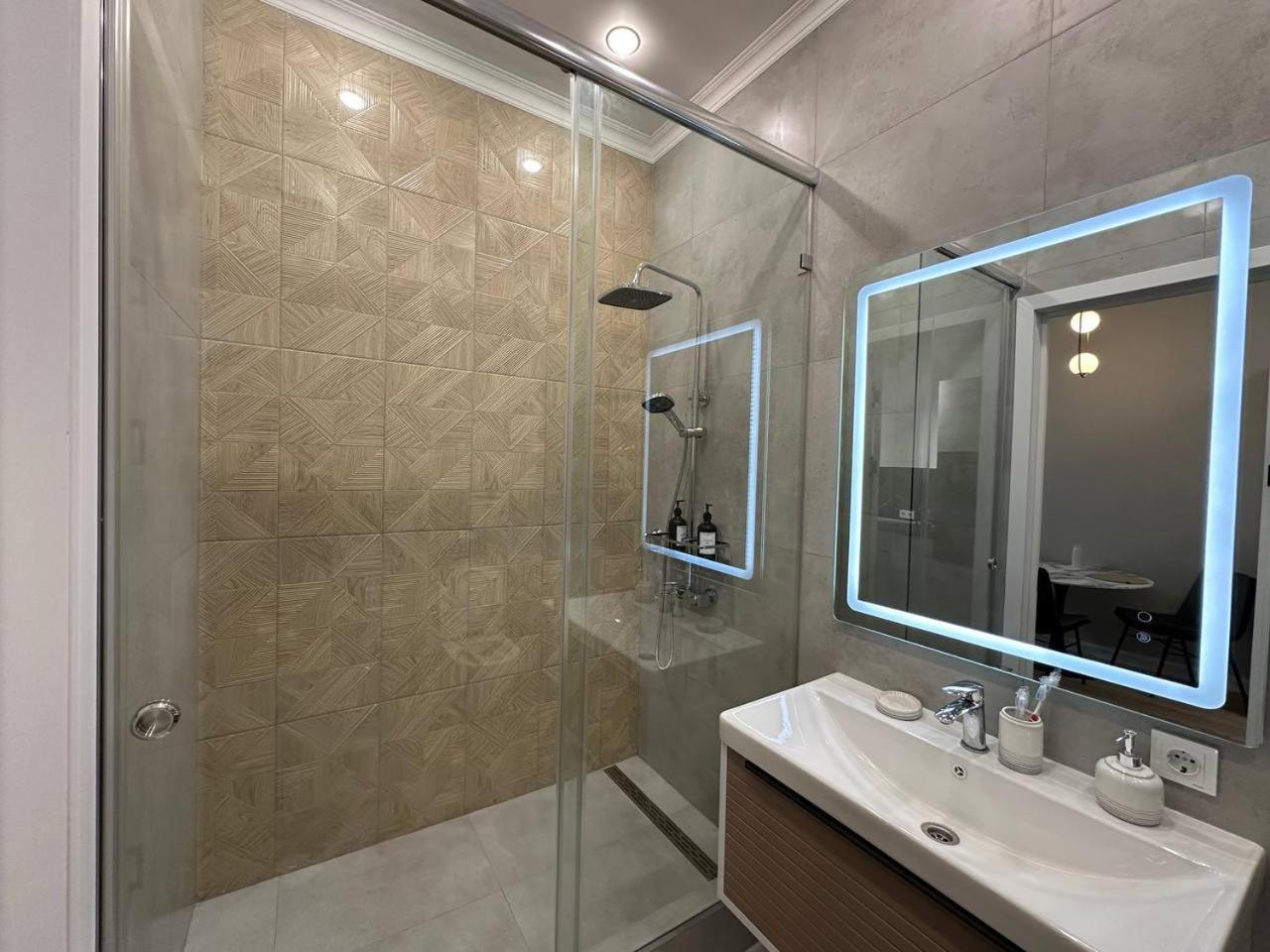 Cozystay Meridian